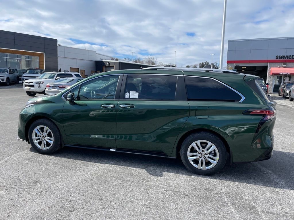New 2026 Toyota Sienna Limited 7 PASSENGER