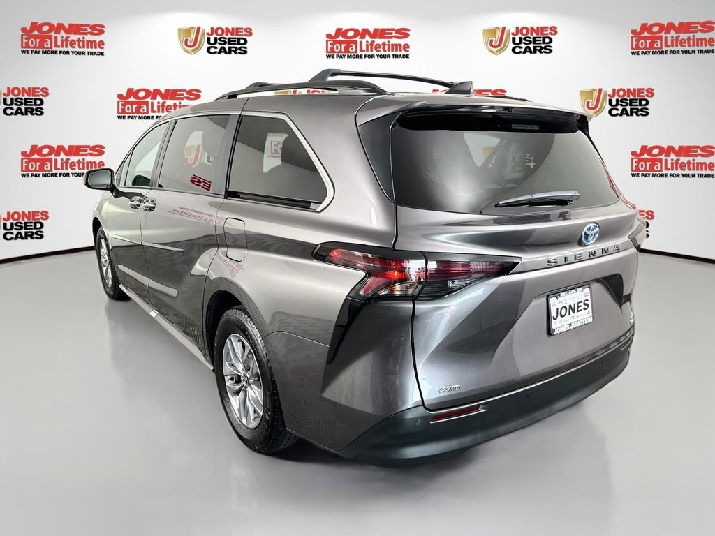 Certified 2024 Toyota Sienna XLE Van Passenger Van