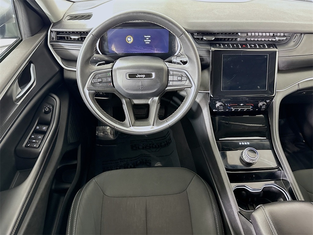 Used 2023 Jeep Grand Cherokee Laredo SUV