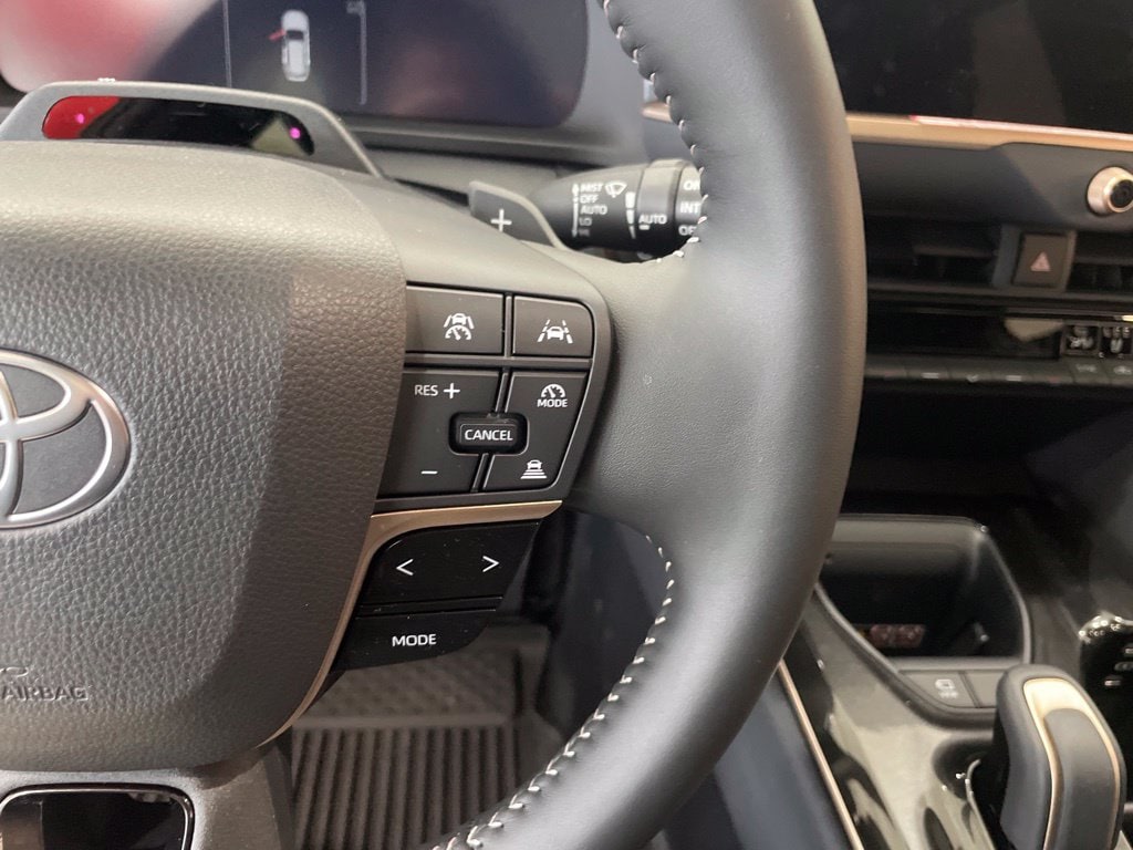 2026 Toyota Crown Signia Limited - Photo 19