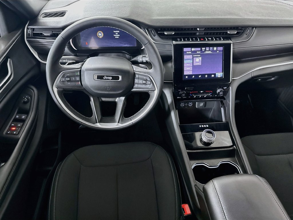 Used 2024 Jeep Grand Cherokee L Laredo SUV