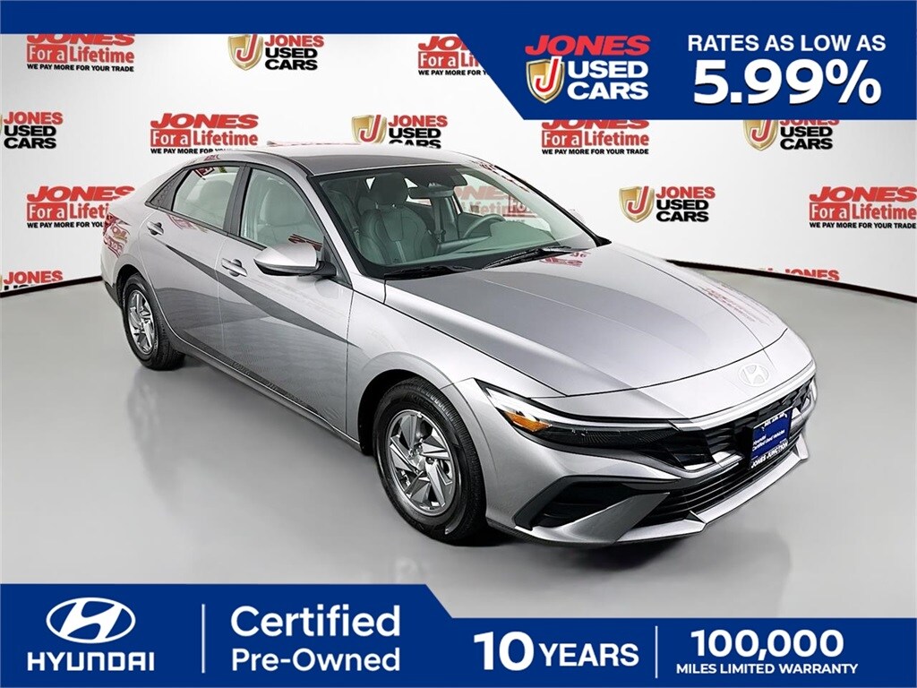 Used 2025 Hyundai Elantra SE Sedan