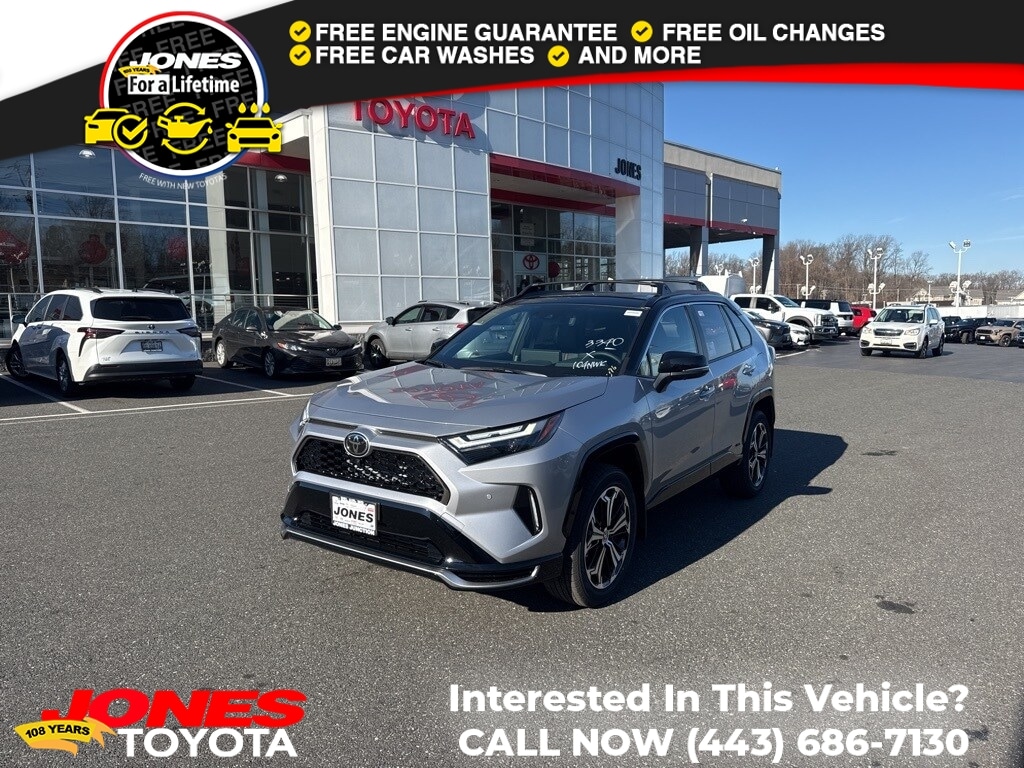 2025 Toyota RAV4 XSE's photo
