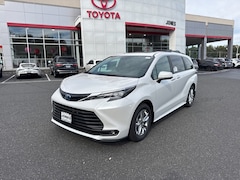 2025 Toyota Sienna XLE 7 PASSENGER