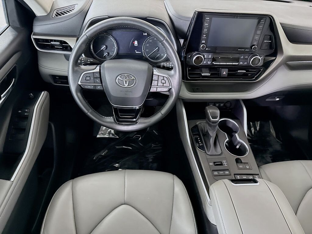 Used 2021 Toyota Highlander XLE SUV