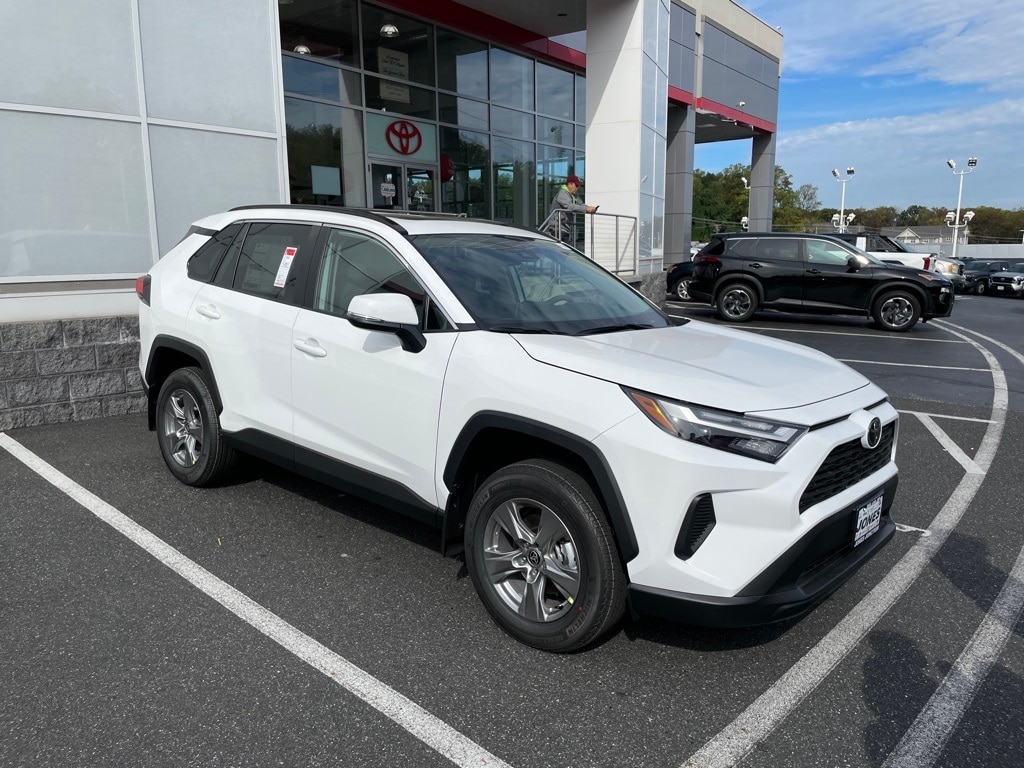 New 2025 Toyota RAV4 XLE XLE AWD SUV