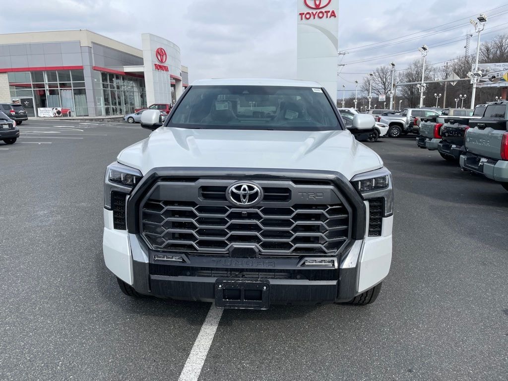 New 2025 Toyota Tundra i-FORCE MAX Platinum PLATINUM CREWMAX 5.5
