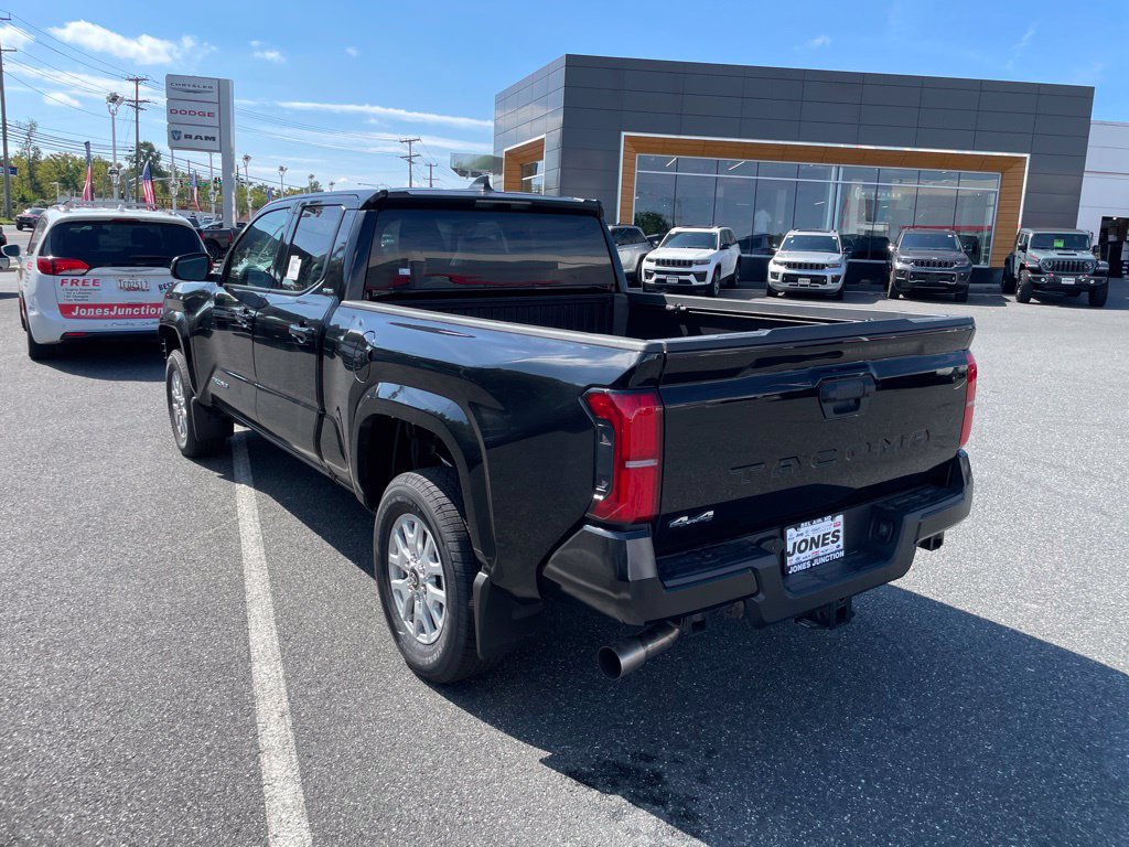 2026 Toyota Tacoma SR5 - Photo 5