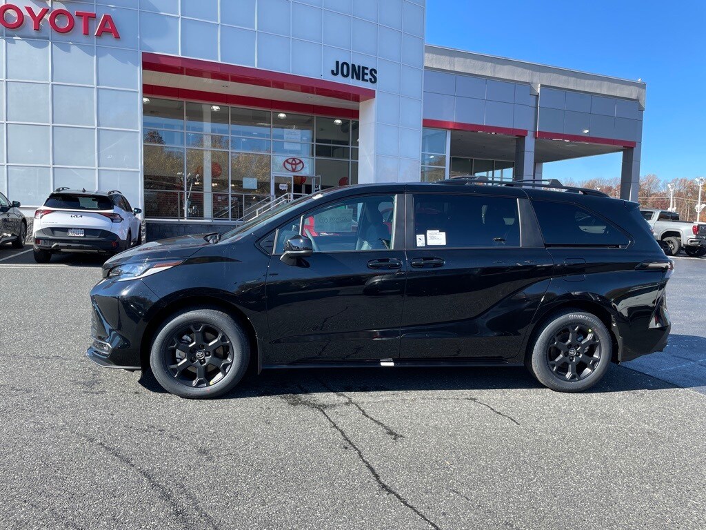 New 2025 Toyota Sienna Woodland Edition WOODLAND EDITION
