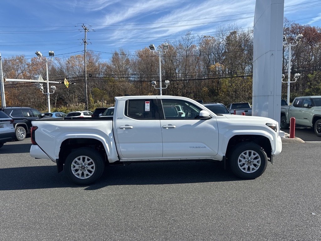 New 2025 Toyota Tacoma SR5 4X4 DOUBLE CAB