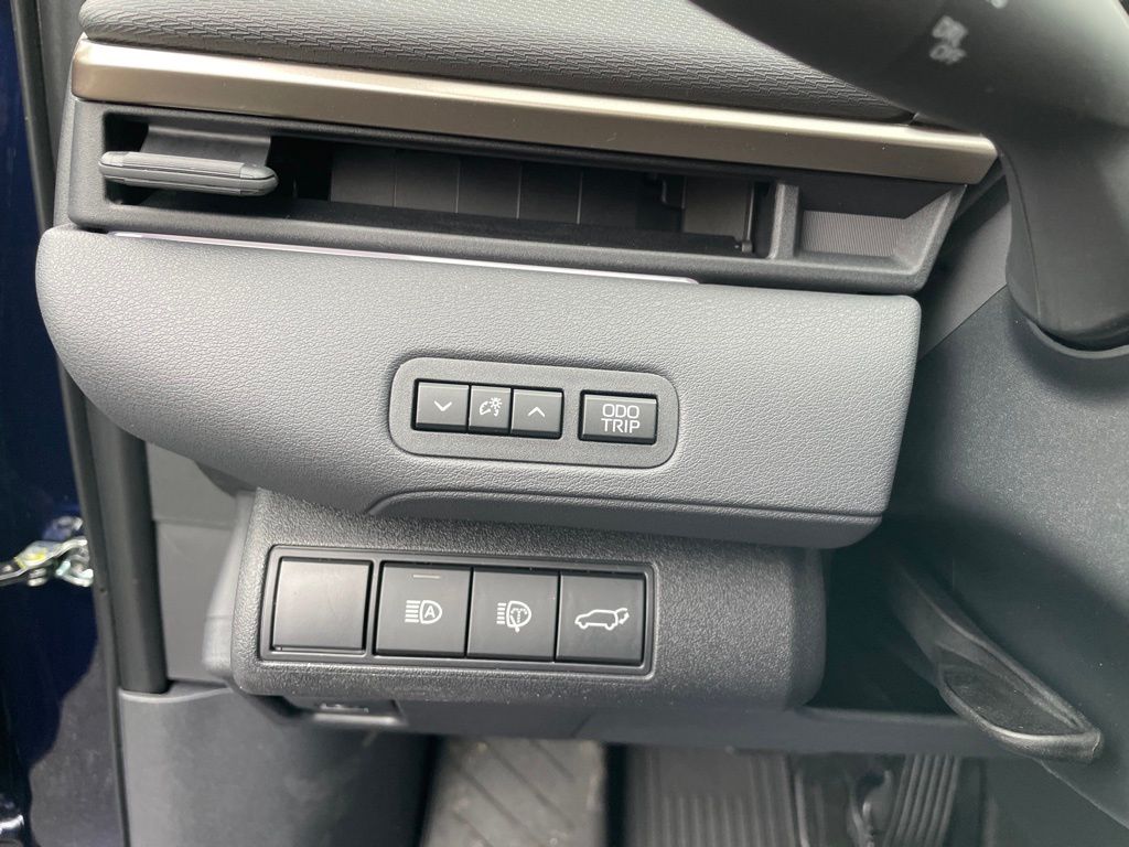 2026 Toyota bZ XLE - Photo 11