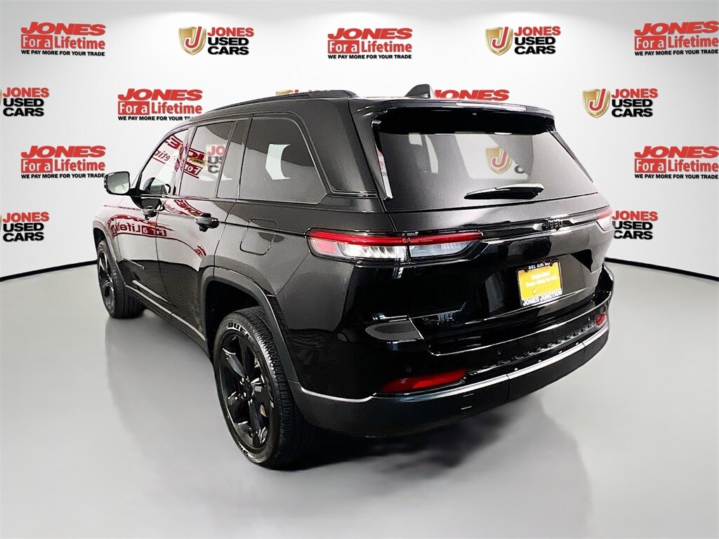 Used 2023 Jeep Grand Cherokee Altitude SUV