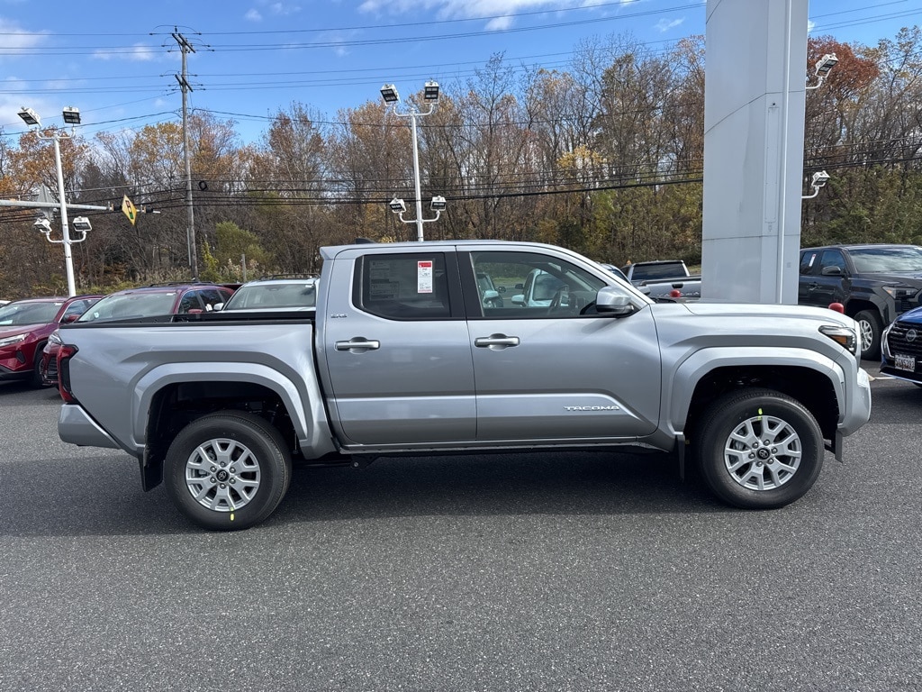 New 2025 Toyota Tacoma SR5 4X4 DOUBLE CAB