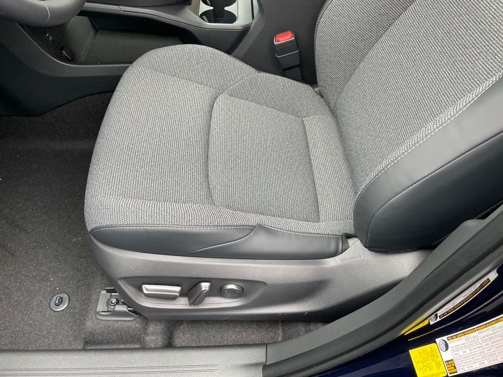 2026 Toyota bZ XLE - Photo 10