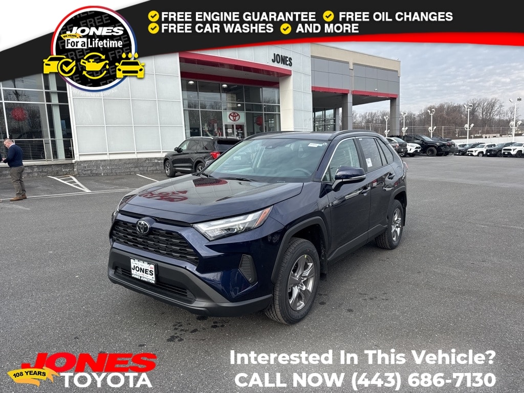 2025 Toyota RAV4 XLE's photo