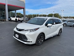 2025 Toyota Sienna Platinum 7 PASSENGER