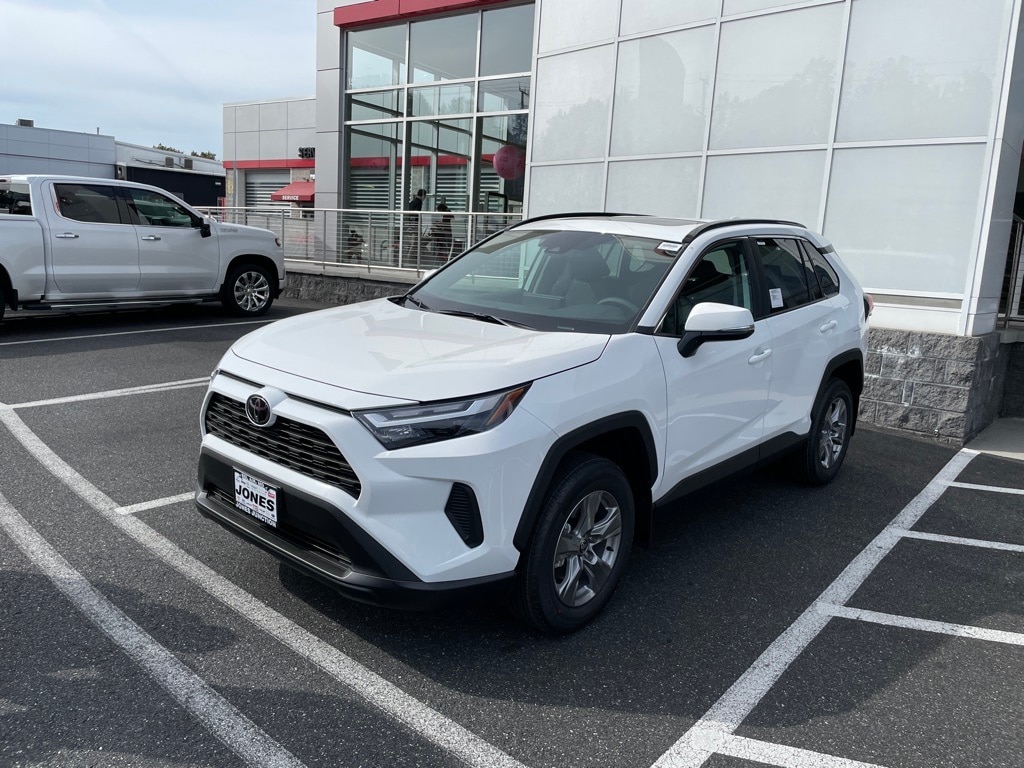 New 2025 Toyota RAV4 XLE XLE AWD SUV