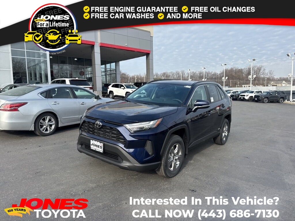 2025 Toyota RAV4 XLE's photo