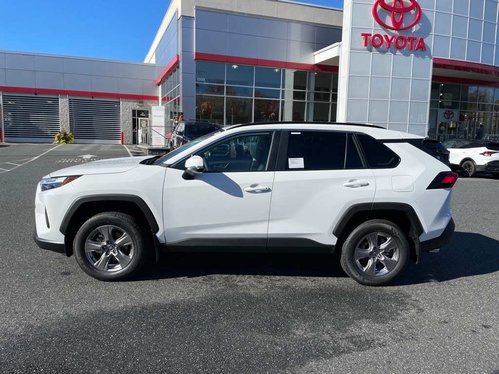 New 2025 Toyota RAV4 XLE XLE AWD SUV