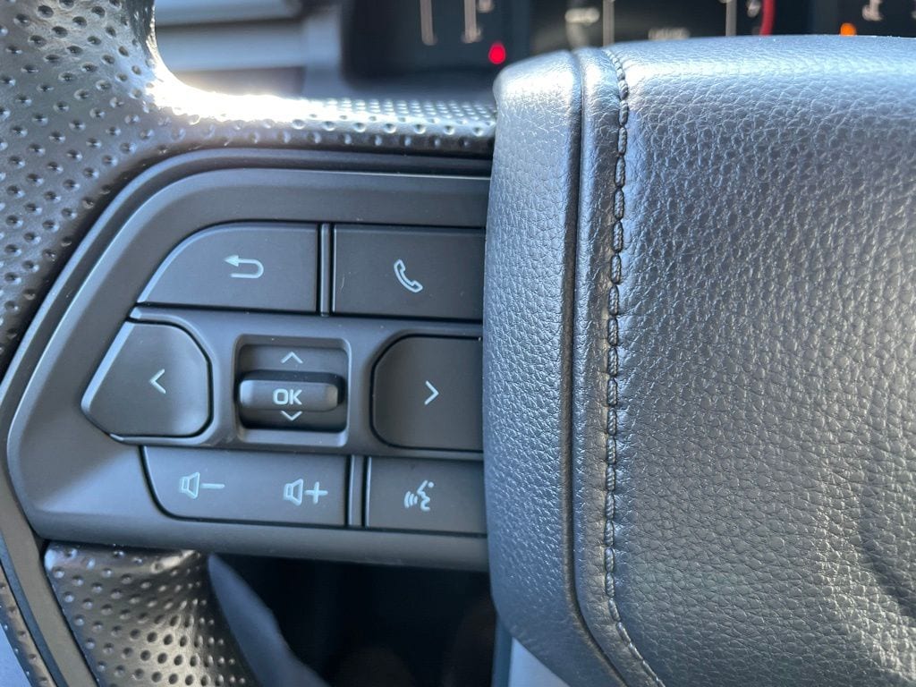 2026 Toyota Tacoma SR5 - Photo 17