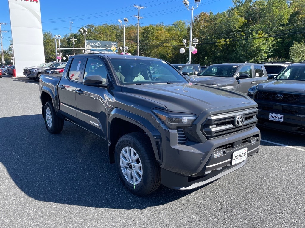 New 2025 Toyota Tacoma SR5 4X4 DOUBLE CAB