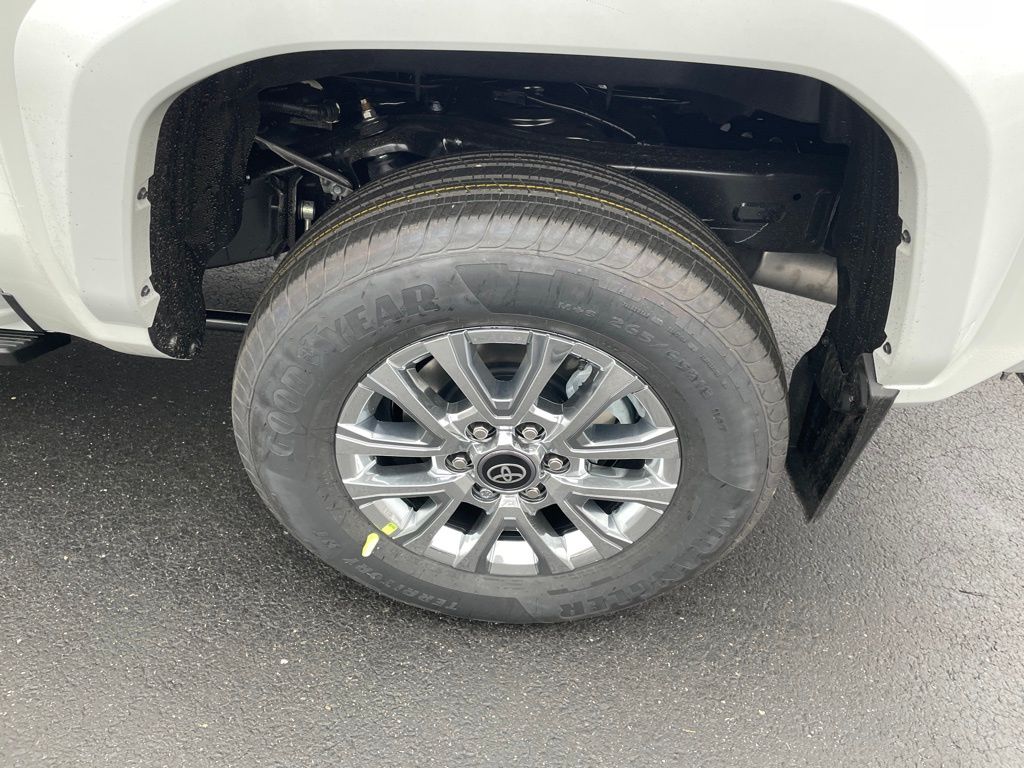 2026 Toyota Tacoma Limited - Photo 7