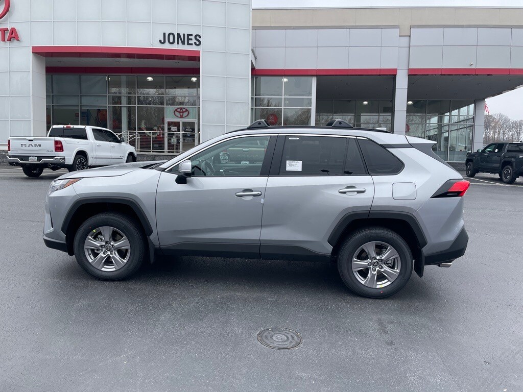 New 2025 Toyota RAV4 XLE XLE AWD SUV
