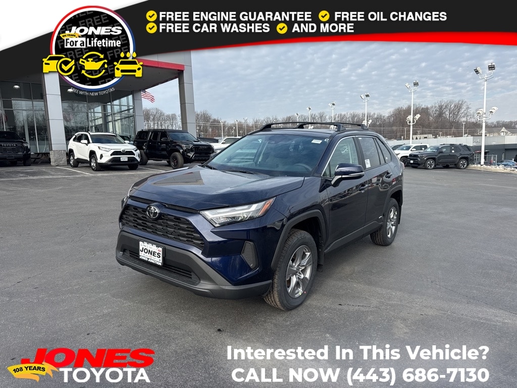 2025 Toyota RAV4 XLE's photo