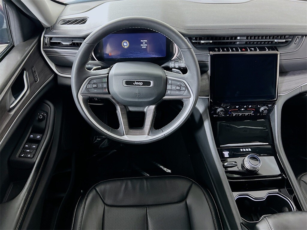 2023 Jeep Grand Cherokee Limited photo 2