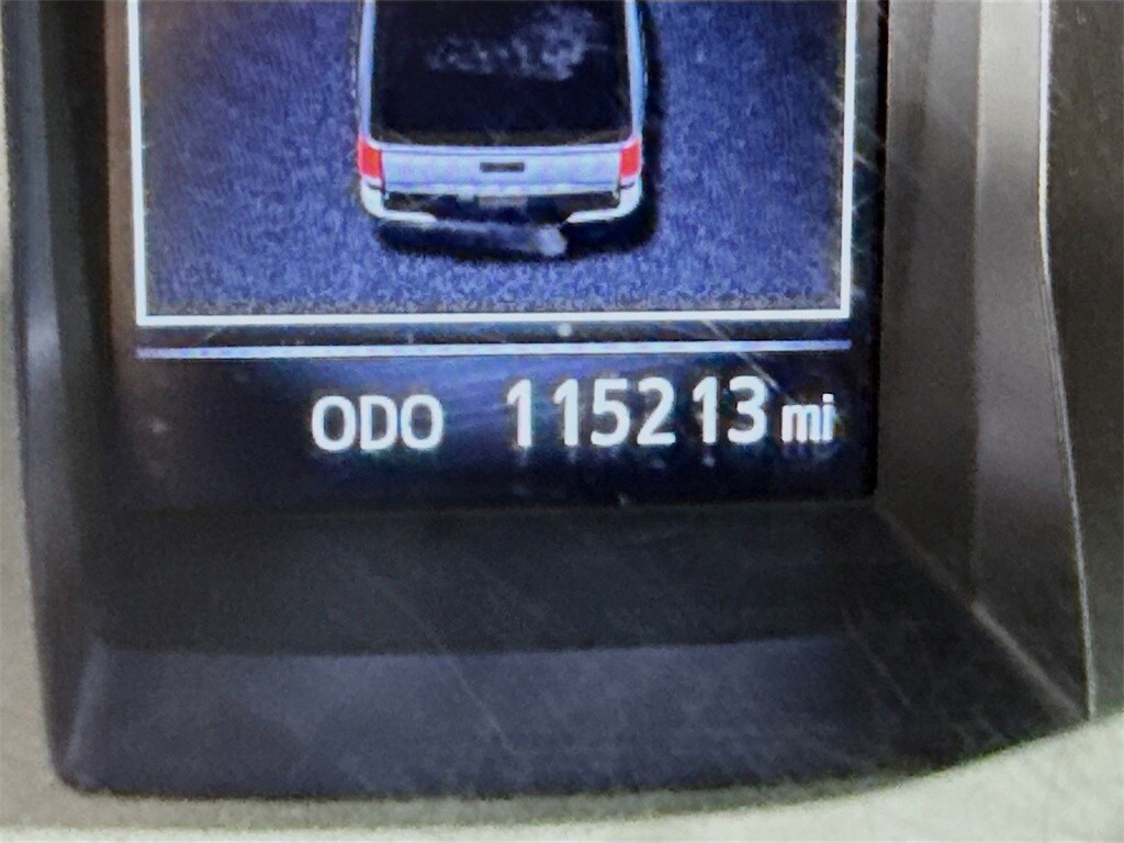 2017 Toyota Tacoma TRD Sport photo 4