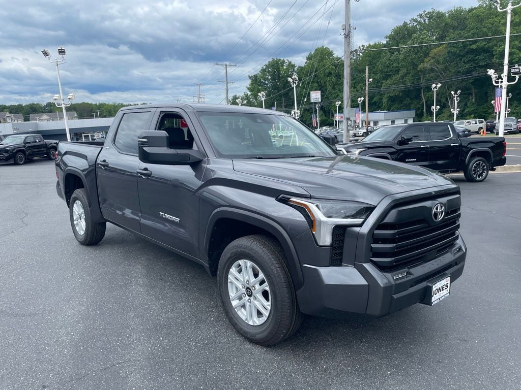 New 2026 Toyota Tundra SR5 SR5 CREWMAX 5.5