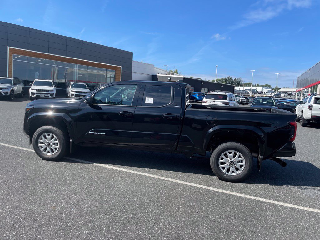 2026 Toyota Tacoma SR5 - Photo 4