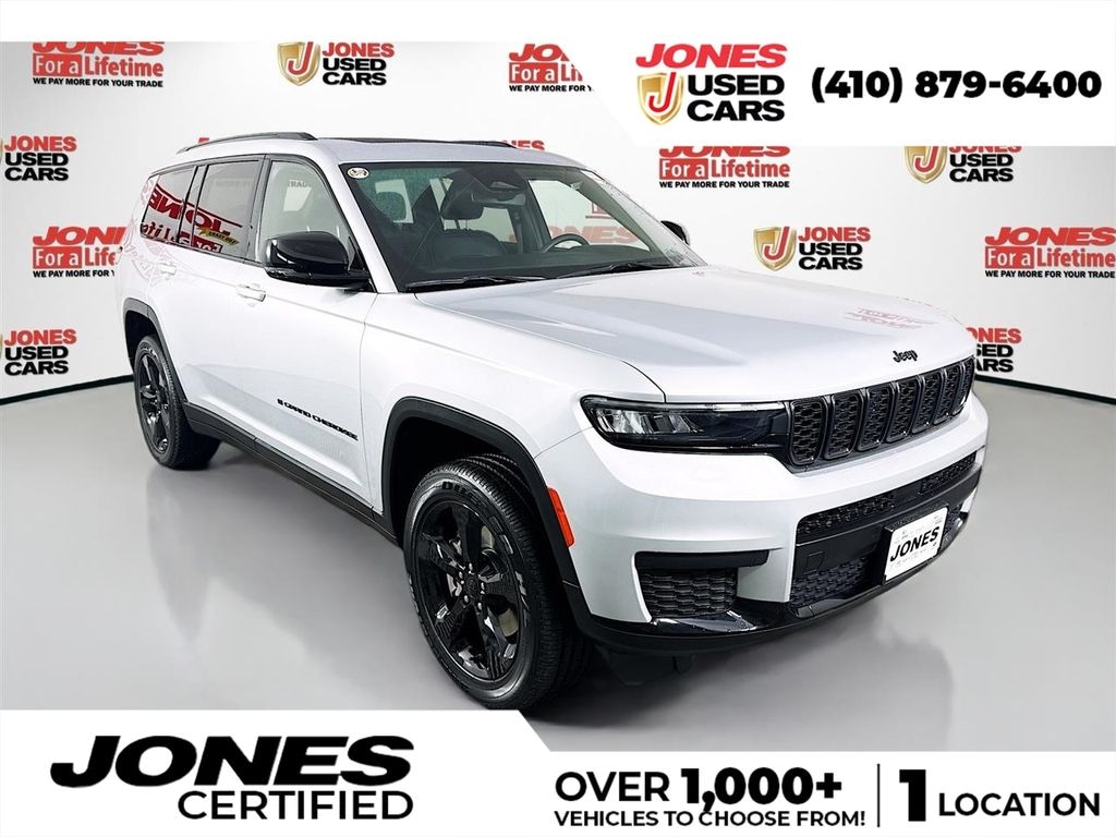 Used 2023 Jeep Grand Cherokee Altitude SUV