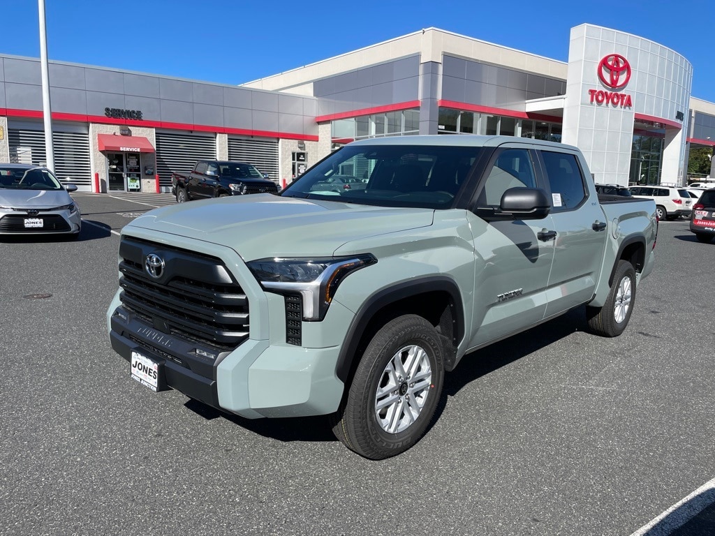 New 2026 Toyota Tundra SR5 SR5 CREWMAX 5.5