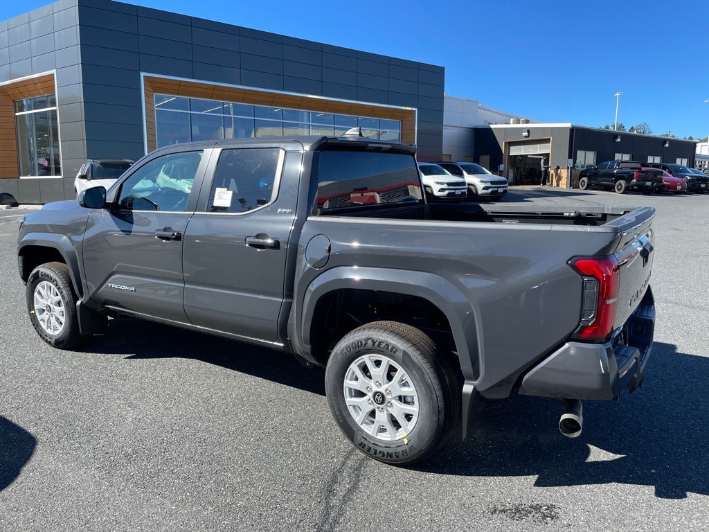 New 2025 Toyota Tacoma SR5 4X4 DOUBLE CAB