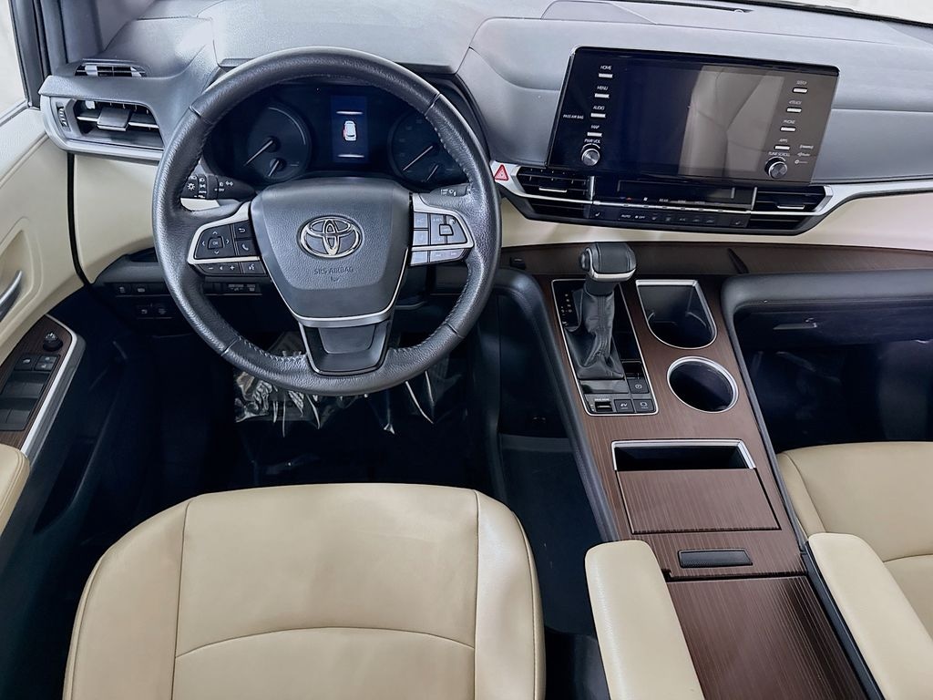 Certified 2021 Toyota Sienna XLE Van