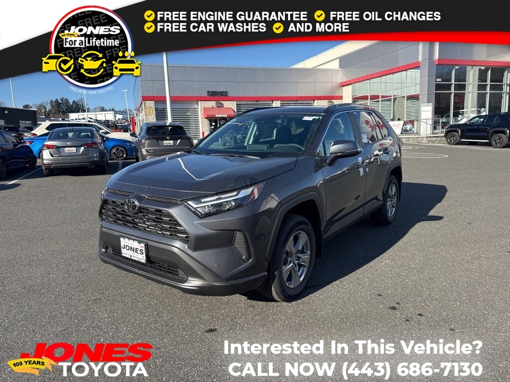 2025 Toyota RAV4 XLE's photo