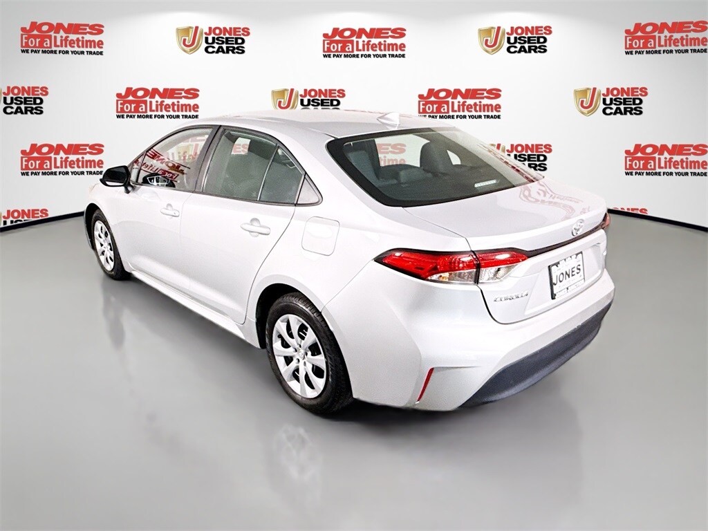 2023 Toyota Corolla LE photo 2