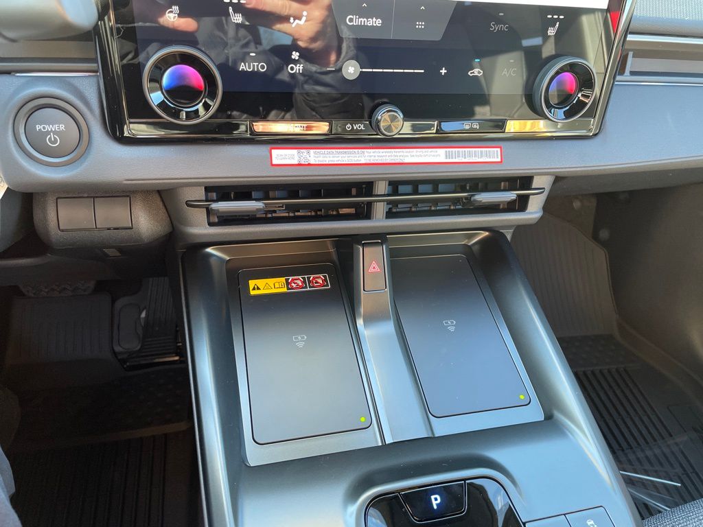 2026 Toyota bZ XLE - Photo 14