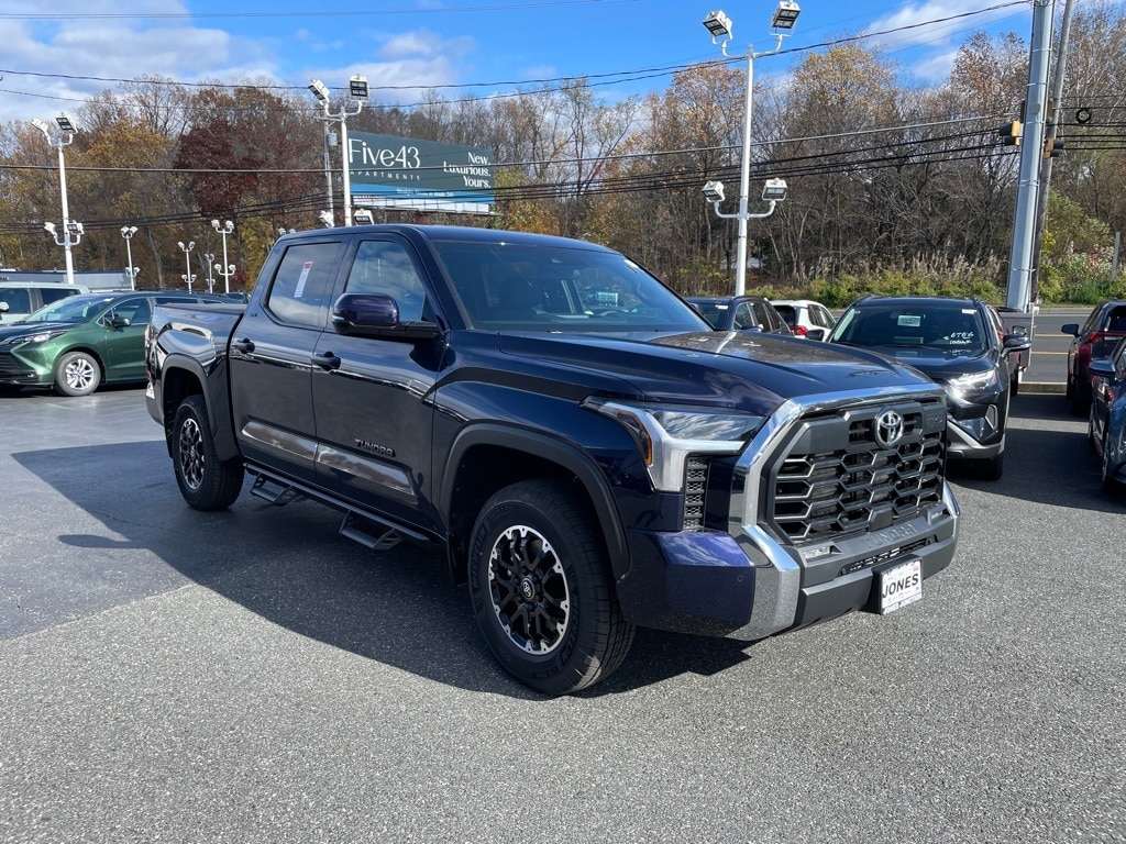 New 2026 Toyota Tundra SR5 SR5 CREWMAX 5.5