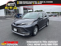 2025 Toyota Sienna Limited 7 PASSENGER