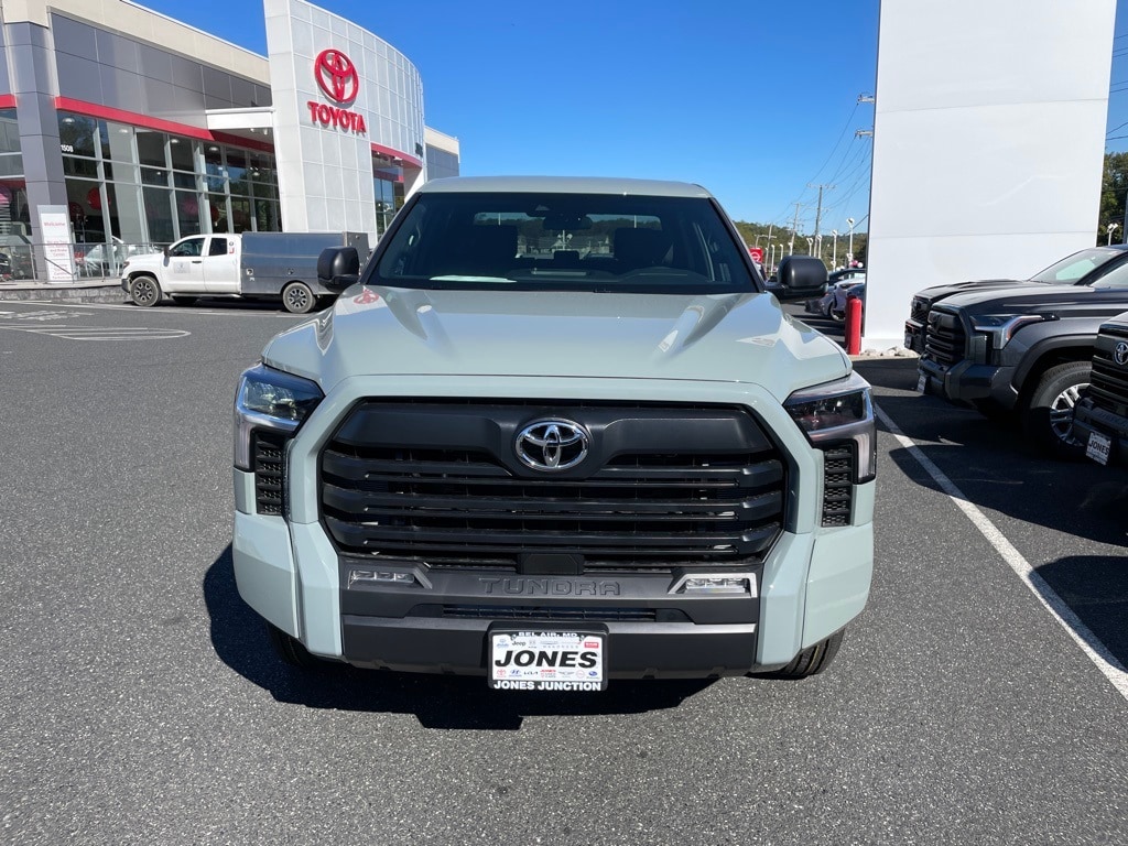 New 2026 Toyota Tundra SR5 SR5 CREWMAX 5.5