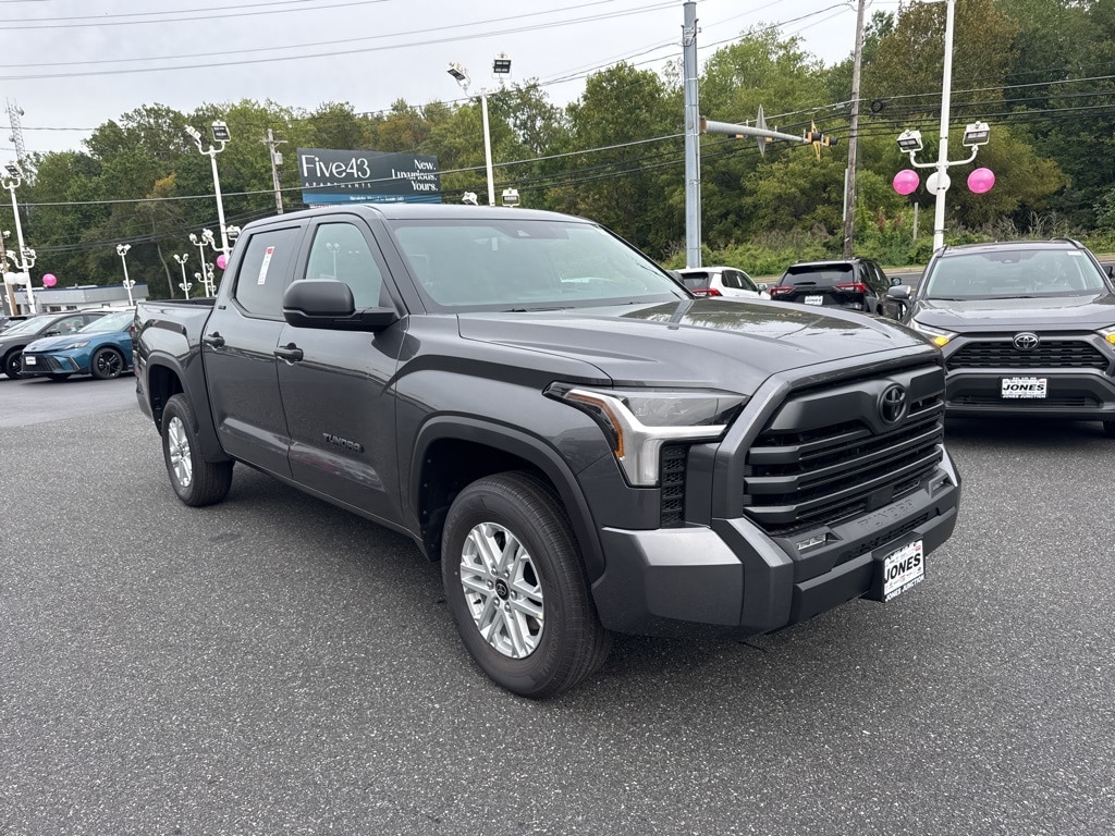 New 2026 Toyota Tundra SR5 SR5 CREWMAX 5.5