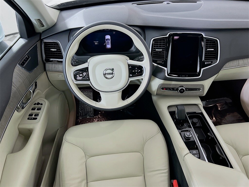 2025 Volvo XC90 Plus photo 3