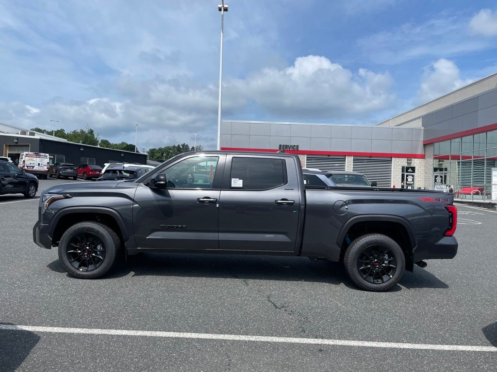 New 2026 Toyota Tundra Limited LIMITED CREWMAX 6.5
