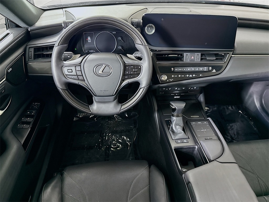 Used 2022 Lexus ES 300h Sedan