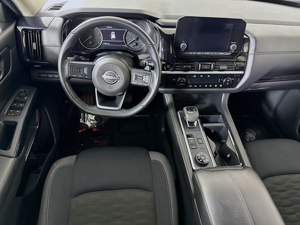 Used 2025 Nissan Pathfinder SV SUV