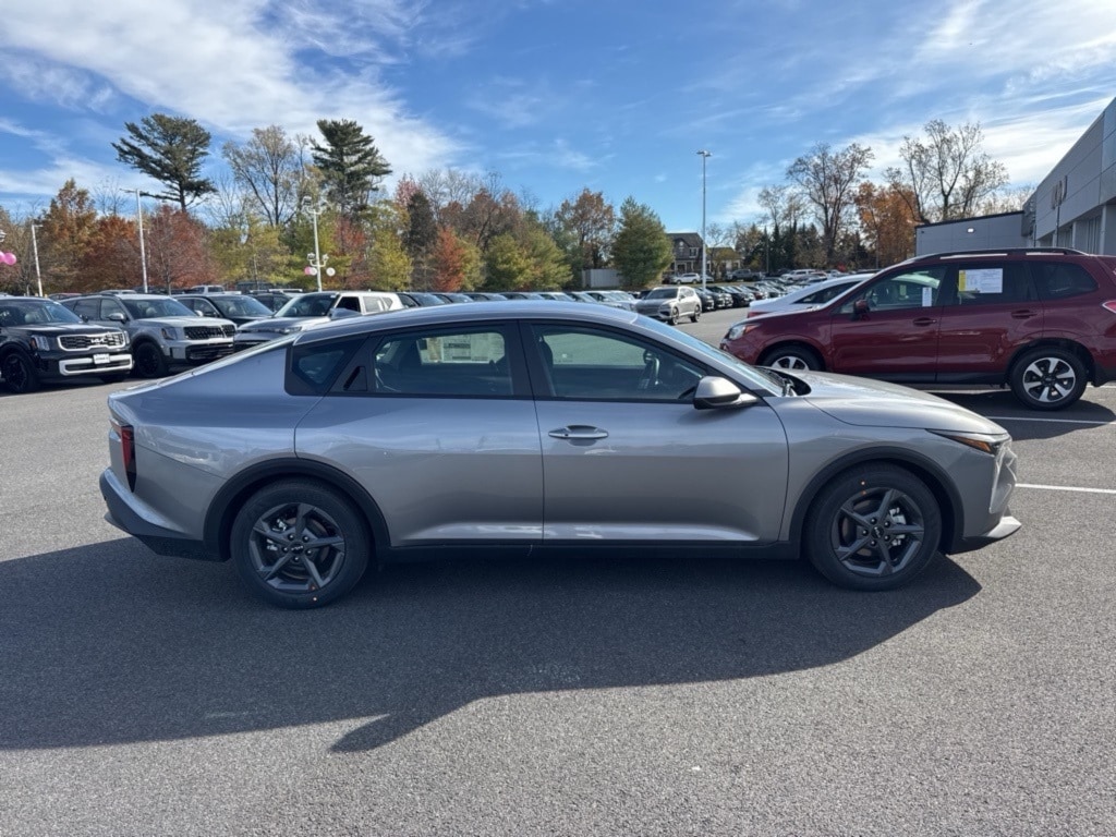 New 2025 Kia K4 LXS Sedan