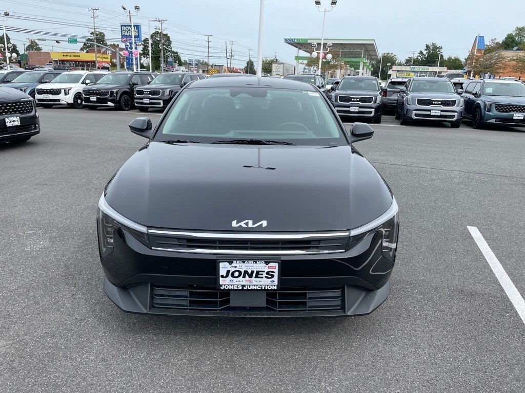 2025 Kia K4 LX photo 2