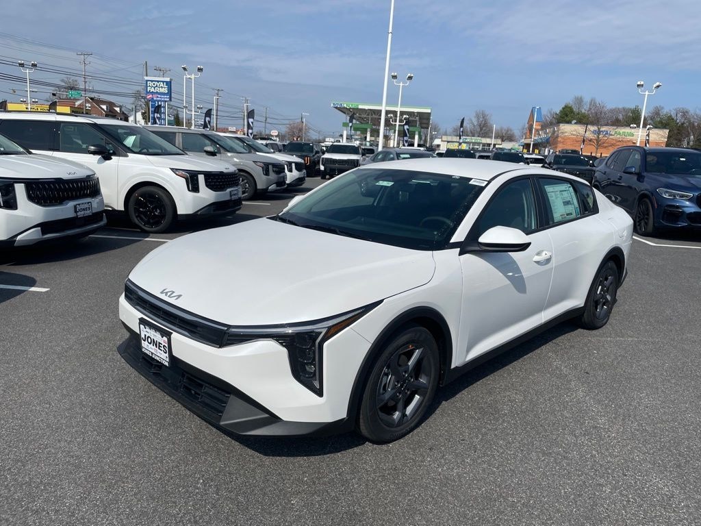 New 2026 Kia K4 LXS Sedan